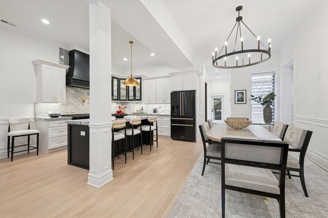 515 E Oakwood Boulevard, Chicago, IL 60653