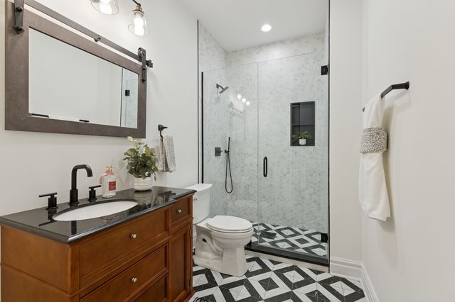 515 E Oakwood Boulevard, Chicago, IL 60653