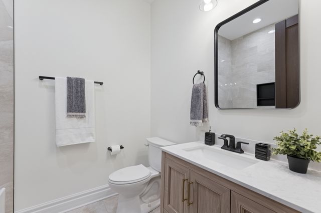 515 E Oakwood Boulevard, Chicago, IL 60653