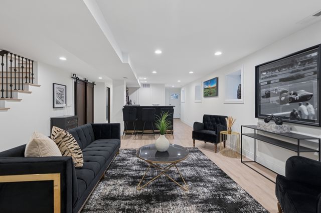 515 E Oakwood Boulevard, Chicago, IL 60653