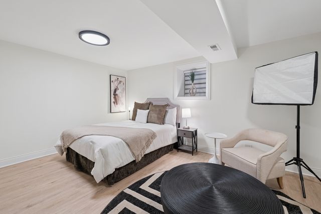 515 E Oakwood Boulevard, Chicago, IL 60653