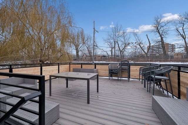 515 E Oakwood Boulevard, Chicago, IL 60653