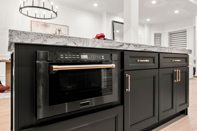 515 E Oakwood Boulevard, Chicago, IL 60653