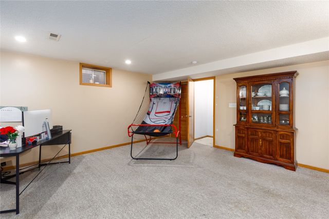 14603 Westbrook Drive, Urbandale, IA 50323