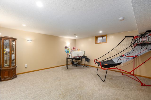 14603 Westbrook Drive, Urbandale, IA 50323