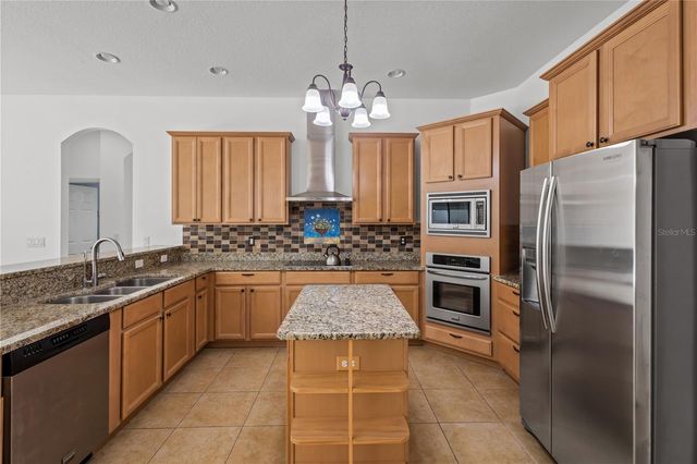 14834 MAN O WAR DRIVE, Odessa, FL 33556