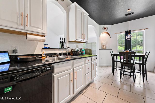 7221 Southwind Drive, Biloxi, MS 39532