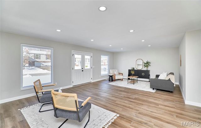 17 Christine Drive, St Peters, MO 63376