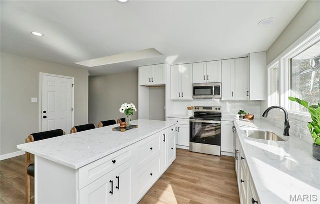 17 Christine Drive, St Peters, MO 63376