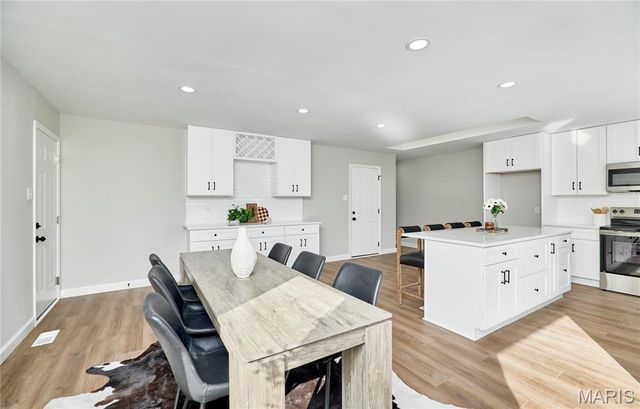 17 Christine Drive, St Peters, MO 63376