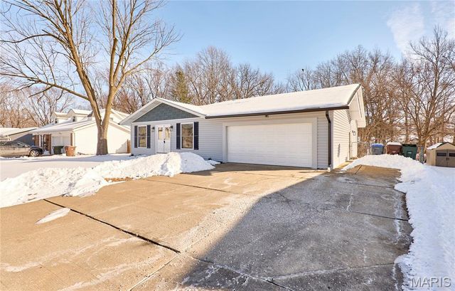 17 Christine Drive, St Peters, MO 63376