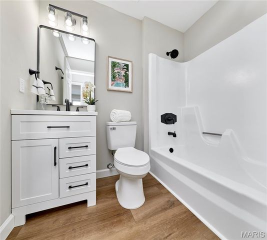 17 Christine Drive, St Peters, MO 63376