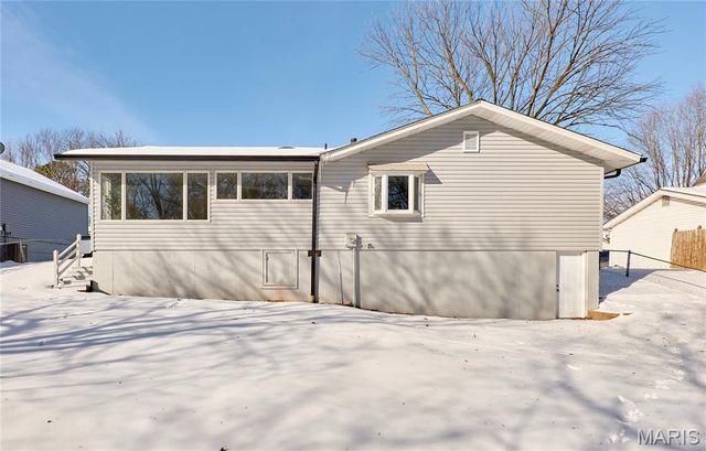 17 Christine Drive, St Peters, MO 63376