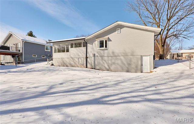 17 Christine Drive, St Peters, MO 63376