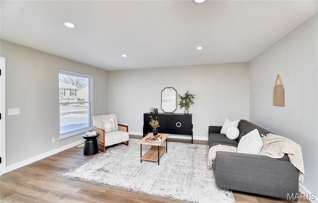 17 Christine Drive, St Peters, MO 63376