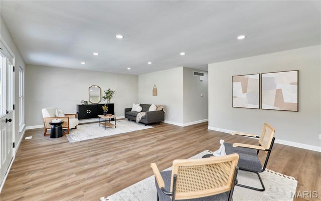 17 Christine Drive, St Peters, MO 63376