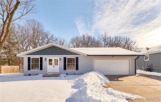 17 Christine Drive, St Peters, MO 63376