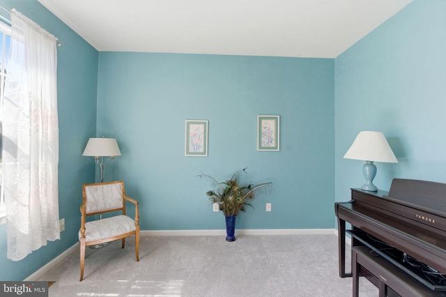 86 CAPE COD CIR, Martinsburg, WV 25403