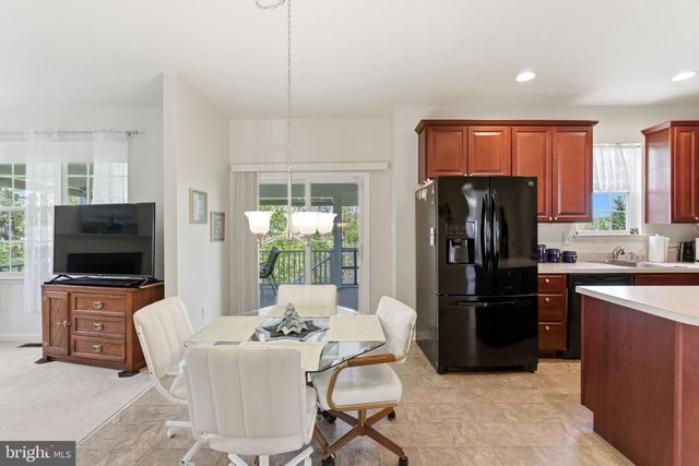 86 CAPE COD CIR, Martinsburg, WV 25403