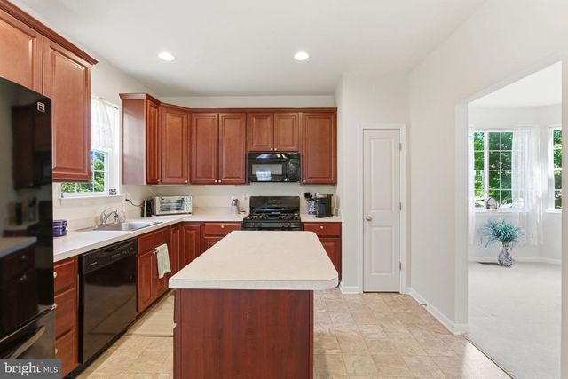 86 CAPE COD CIR, Martinsburg, WV 25403