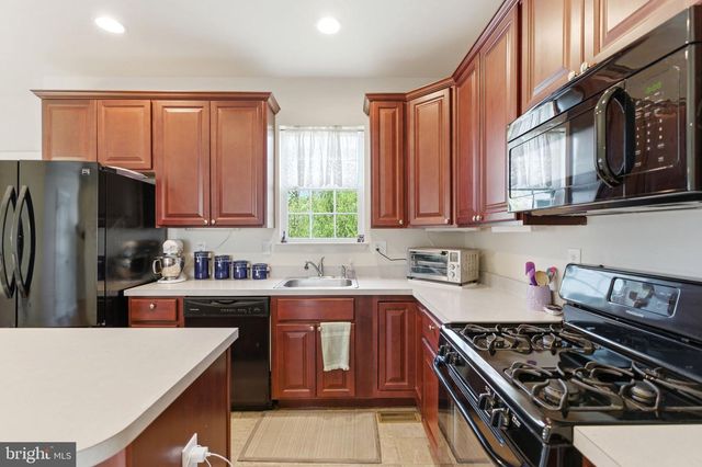 86 CAPE COD CIR, Martinsburg, WV 25403