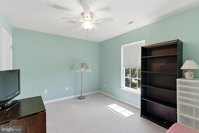 86 CAPE COD CIR, Martinsburg, WV 25403