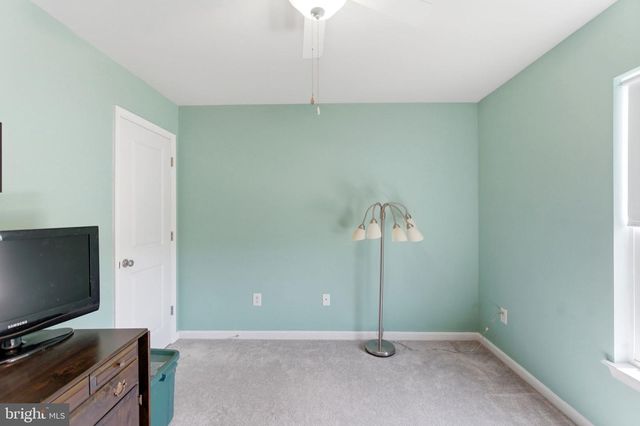 86 CAPE COD CIR, Martinsburg, WV 25403