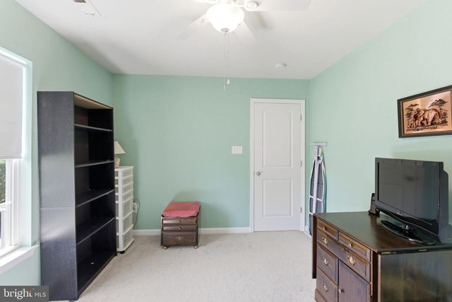 86 CAPE COD CIR, Martinsburg, WV 25403