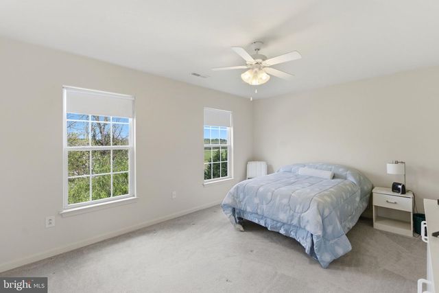 86 CAPE COD CIR, Martinsburg, WV 25403