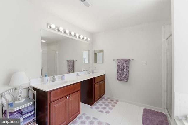 86 CAPE COD CIR, Martinsburg, WV 25403