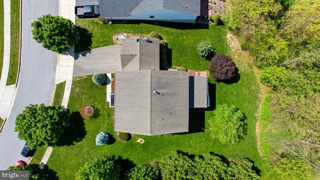 86 CAPE COD CIR, Martinsburg, WV 25403