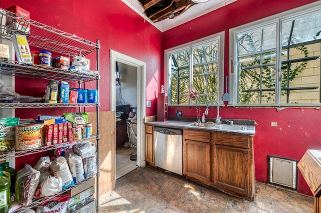 1821 Van Ness Avenue, Fresno, CA 93721