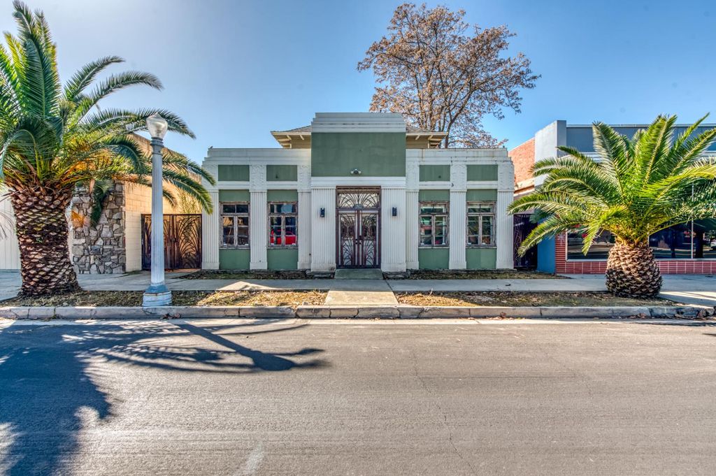 1821 Van Ness Avenue, Fresno, CA 93721