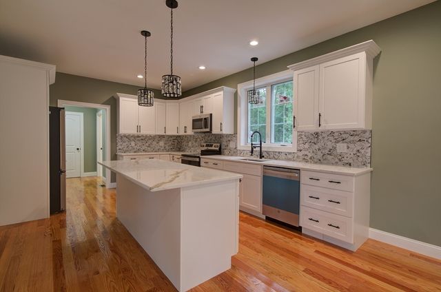 42 Roy St, Ludlow, MA 01056