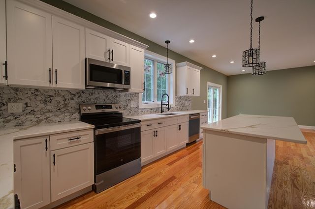 42 Roy St, Ludlow, MA 01056