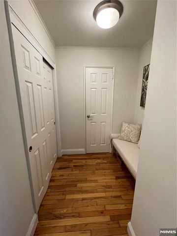 280-320 Oak Street 314 Ti, Ridgewood, NJ 07450