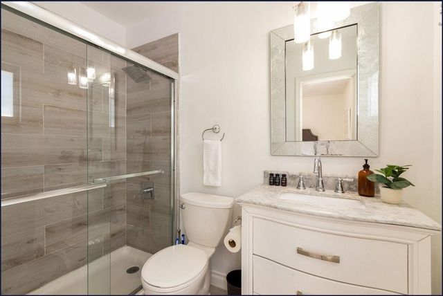 3350 NE 14th Ct, Fort Lauderdale, FL 33304