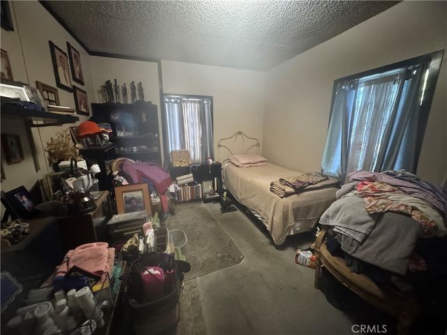 1519 W 69th, Los Angeles, CA 90047