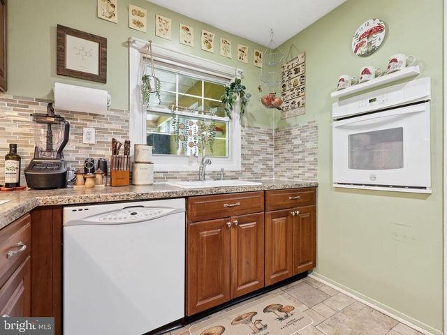 17 MAINBRIDGE LN, Willingboro, NJ 08046