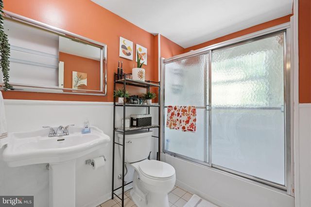 17 MAINBRIDGE LN, Willingboro, NJ 08046