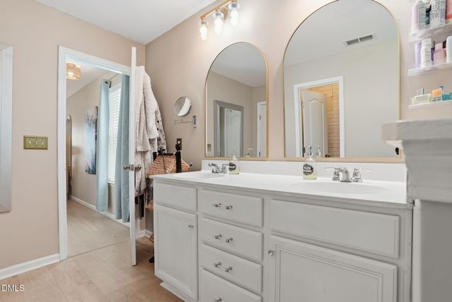 709 Harvest Point Drive, Fuquay Varina, NC 27526