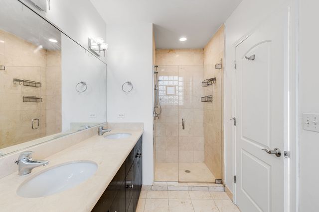 4800 S Saint Lawrence Avenue 2N, Chicago, IL 60615