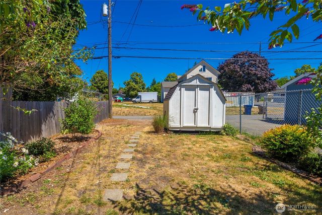 1949 S Sheridan Avenue, Tacoma, WA 98405