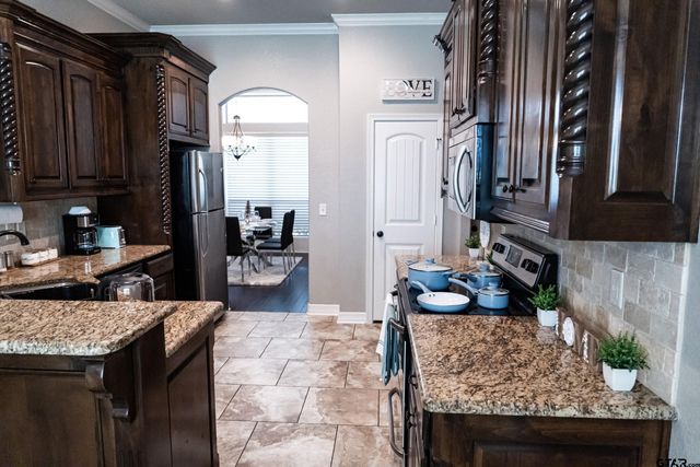 7352 Kingsport Ln, Tyler, TX 75703