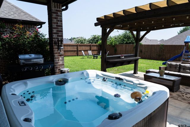7352 Kingsport Ln, Tyler, TX 75703