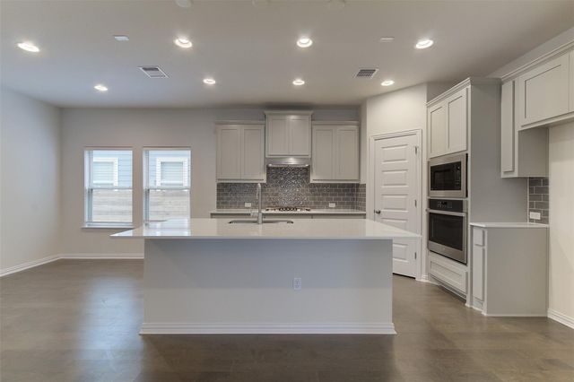 8729 Belknap RD, Austin, TX 78747