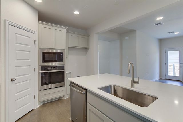 8729 Belknap RD, Austin, TX 78747