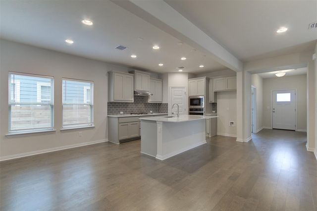 8729 Belknap RD, Austin, TX 78747
