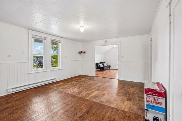 21 Miller St, Blackstone, MA 01504