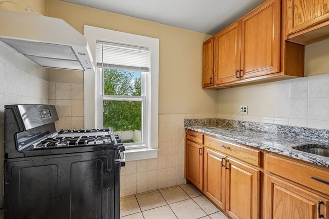 21 Miller St, Blackstone, MA 01504